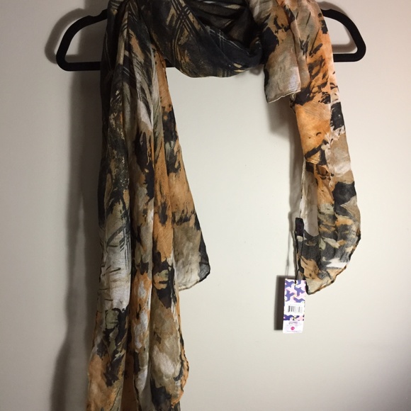 Patterned Decorative Scarf NWT - Picture 2 of 4